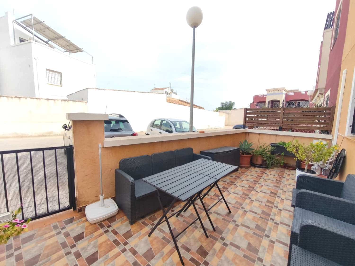 2 bedroom Beach Apartment for sale in Orihuela with pool - € 179,000 (Ref: 10139173)