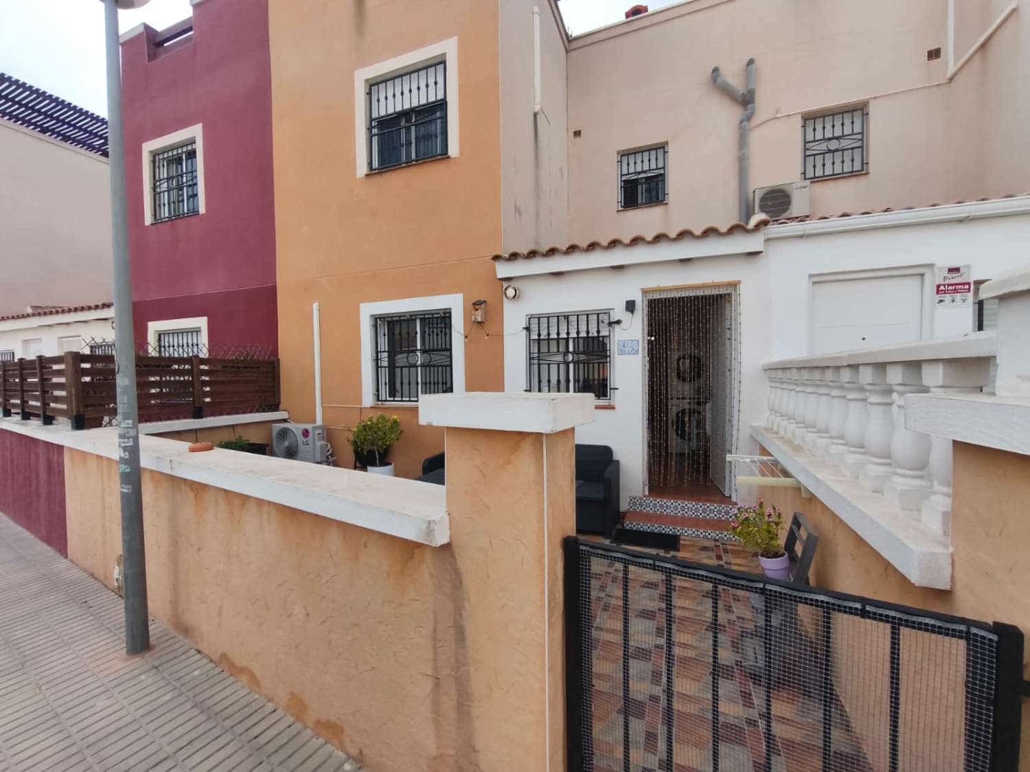 2 bedroom Beach Apartment for sale in Orihuela with pool - € 179,000 (Ref: 10139173)