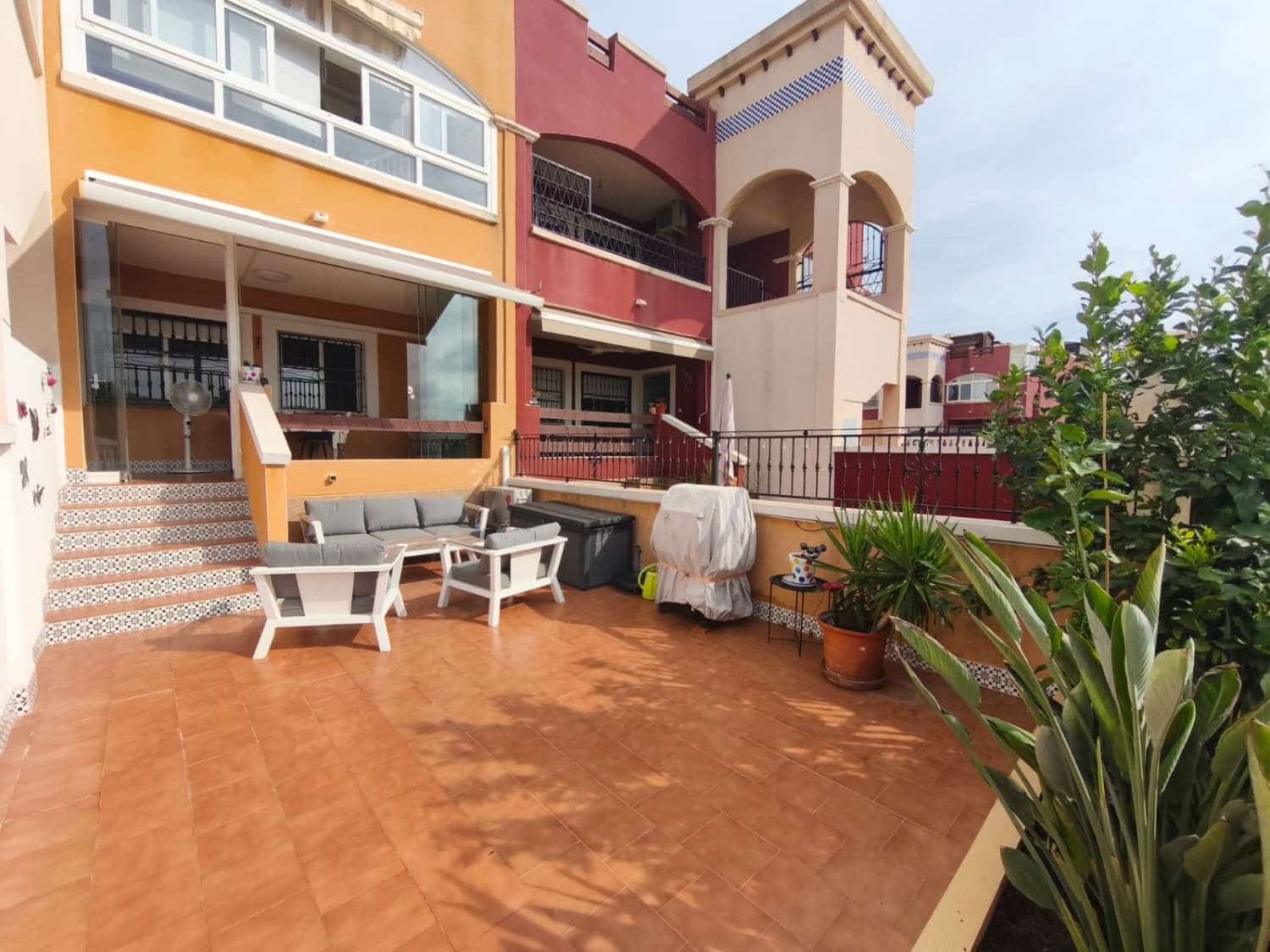 2 bedroom Beach Apartment for sale in Orihuela with pool - € 179,000 (Ref: 10139173)