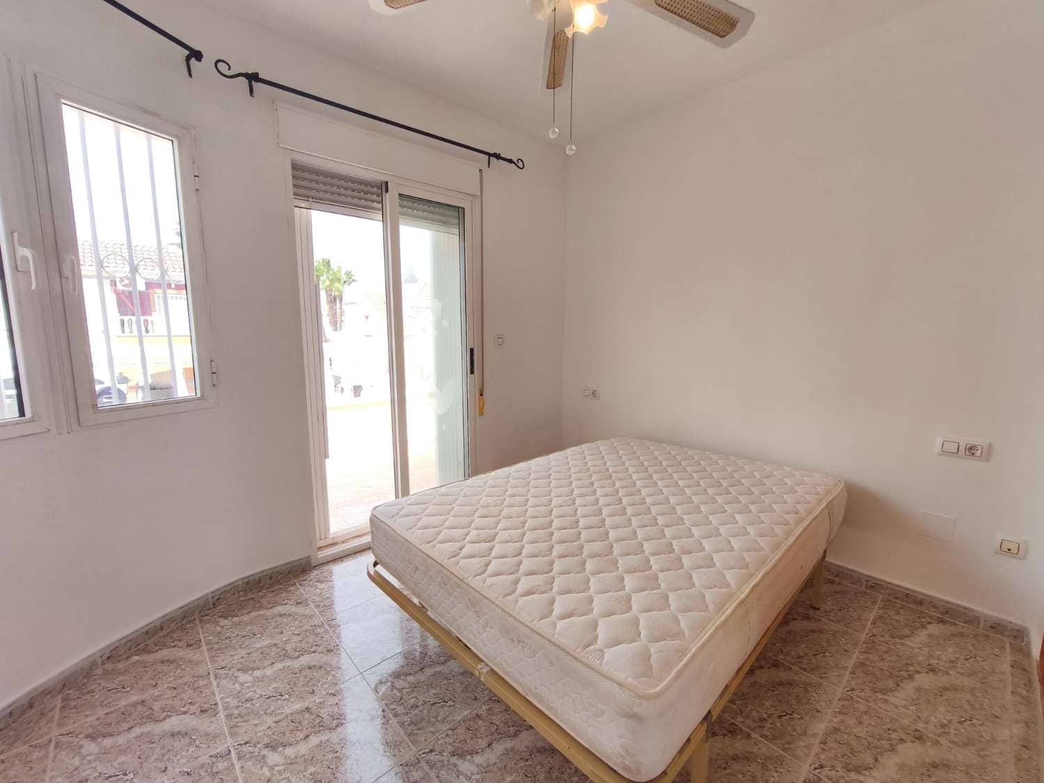2 makuuhuone Asunto myytävänä paikassa Orihuela mukana uima-altaan - 179 900 € (Ref: 10141707)