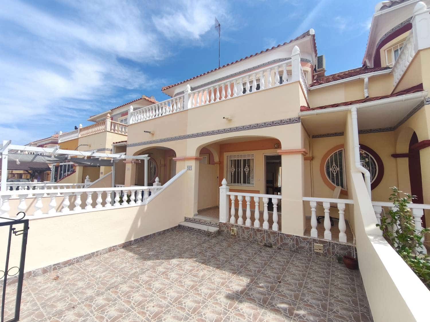2 makuuhuone Asunto myytävänä paikassa Orihuela mukana uima-altaan - 179 900 € (Ref: 10141707)