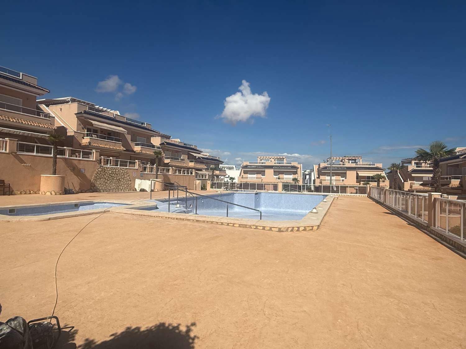 2 sypialnia Apartament na sprzedaż w Orihuela Costa z basenem garażem - 250 000 € (Ref: 10157277)