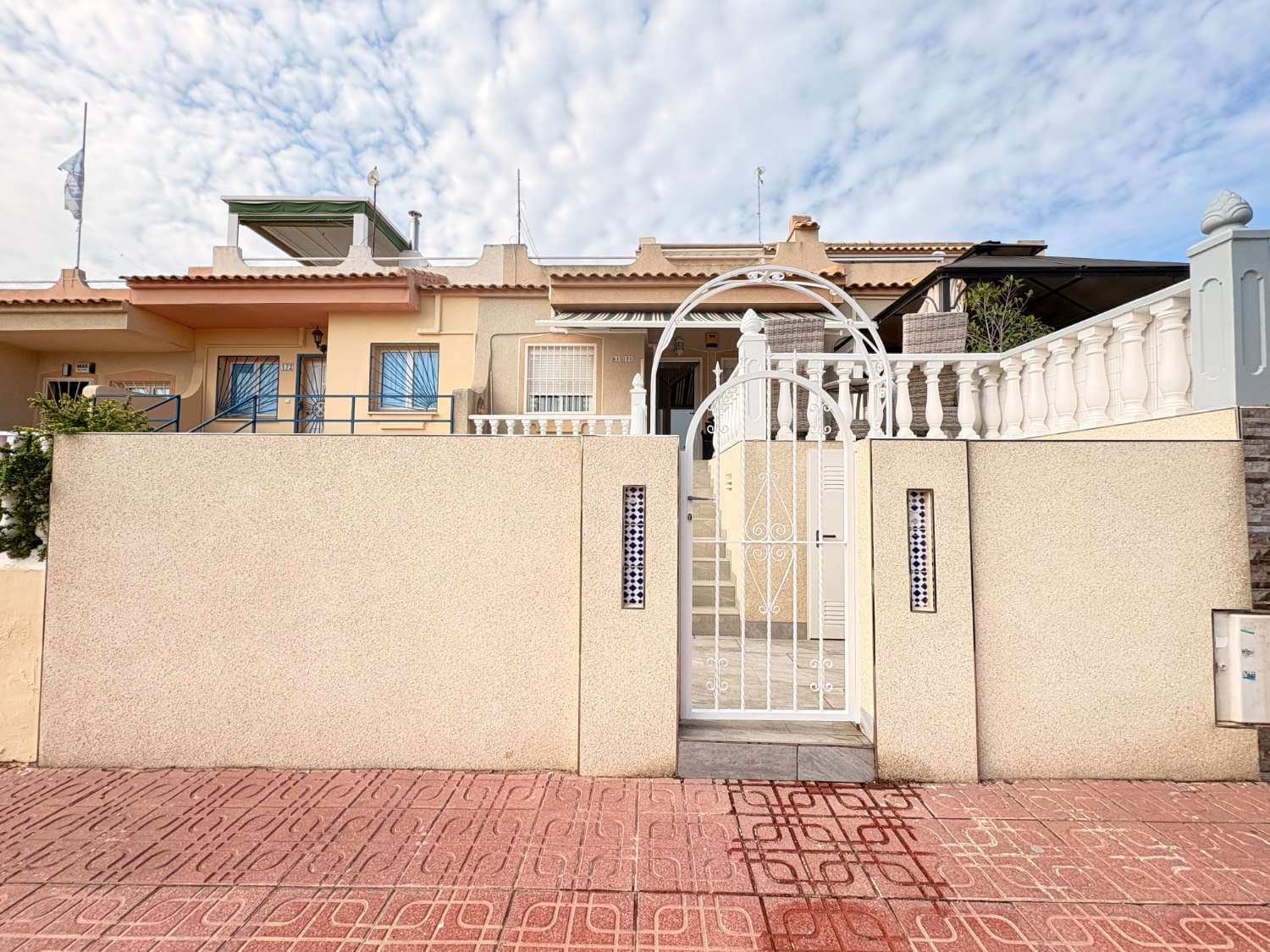 2 bedroom Bungalow for sale in Orihuela with pool - € 185,000 (Ref: 10161029)