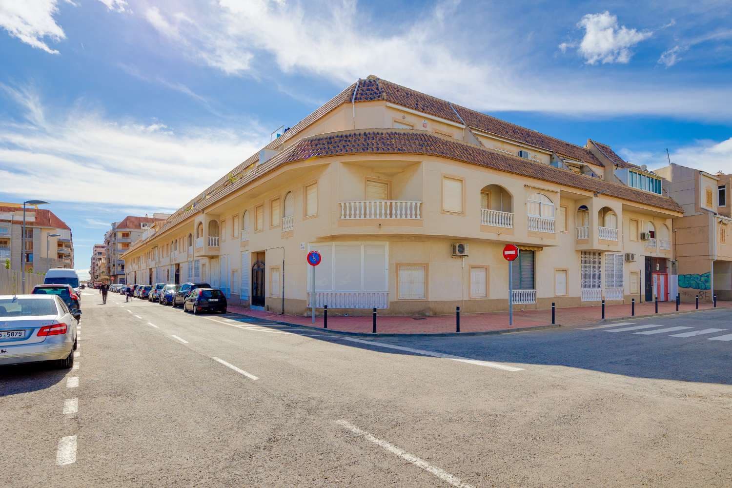 2 slaapkamer Penthouse te koop in Torrevieja met zwembad garage - € 159.900 (Ref: 10164168)