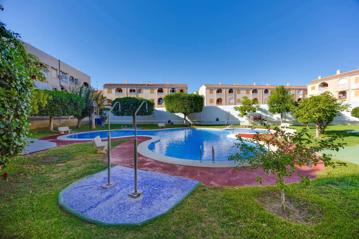 2 slaapkamer Penthouse te koop in Torrevieja met zwembad garage - € 159.900 (Ref: 10164168)