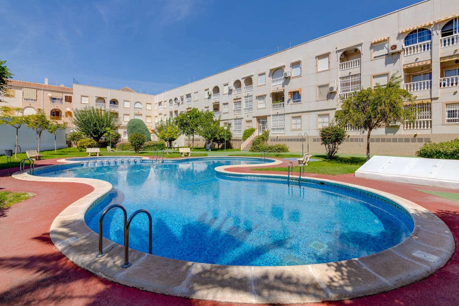 2 slaapkamer Penthouse te koop in Torrevieja met zwembad garage - € 159.900 (Ref: 10164168)