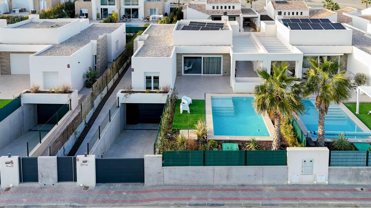 4 soverom Villa til salgs i Algorfa med svømmebasseng garasje - € 780 000 (Ref: 10164170)
