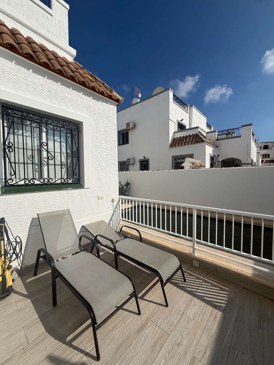 2 slaapkamer Bungalow te koop in Orihuela met zwembad - € 285.000 (Ref: 10180064)