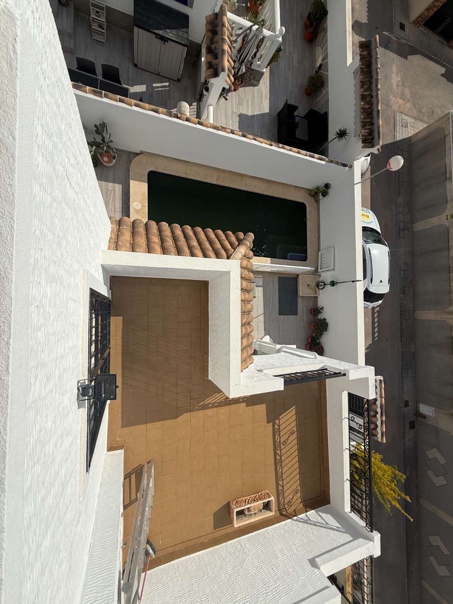 2 slaapkamer Bungalow te koop in Orihuela met zwembad - € 285.000 (Ref: 10180064)