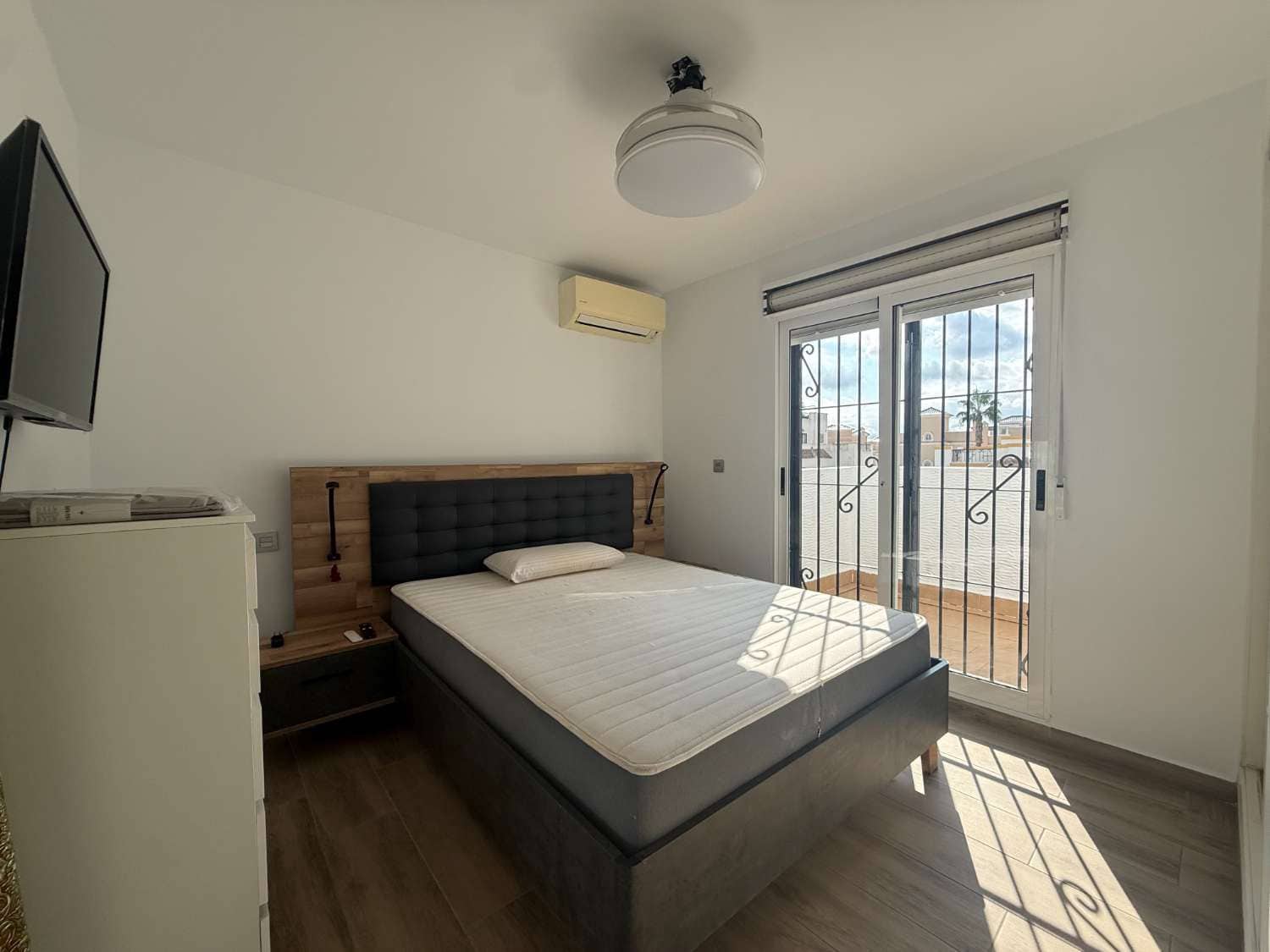 2 slaapkamer Bungalow te koop in Orihuela met zwembad - € 285.000 (Ref: 10180064)