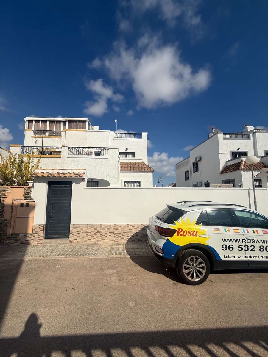2 slaapkamer Bungalow te koop in Orihuela met zwembad - € 285.000 (Ref: 10180064)