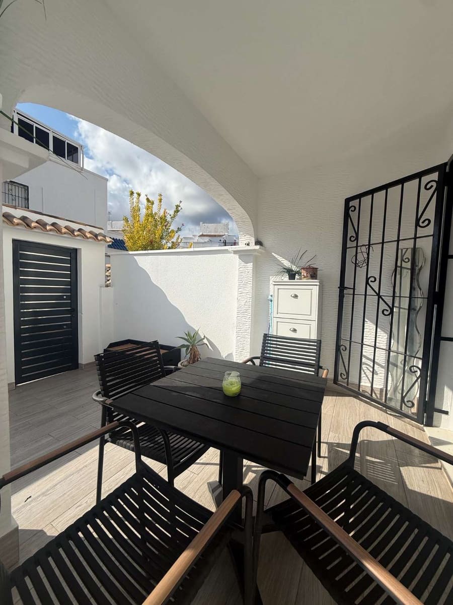 2 slaapkamer Bungalow te koop in Orihuela met zwembad - € 285.000 (Ref: 10180064)