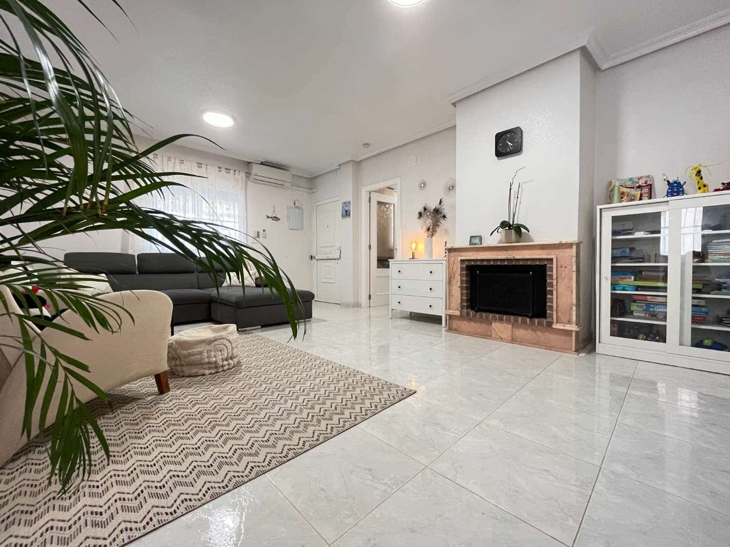 3 bedroom Villa for sale in Orihuela with pool - € 339,900 (Ref: 8103638)