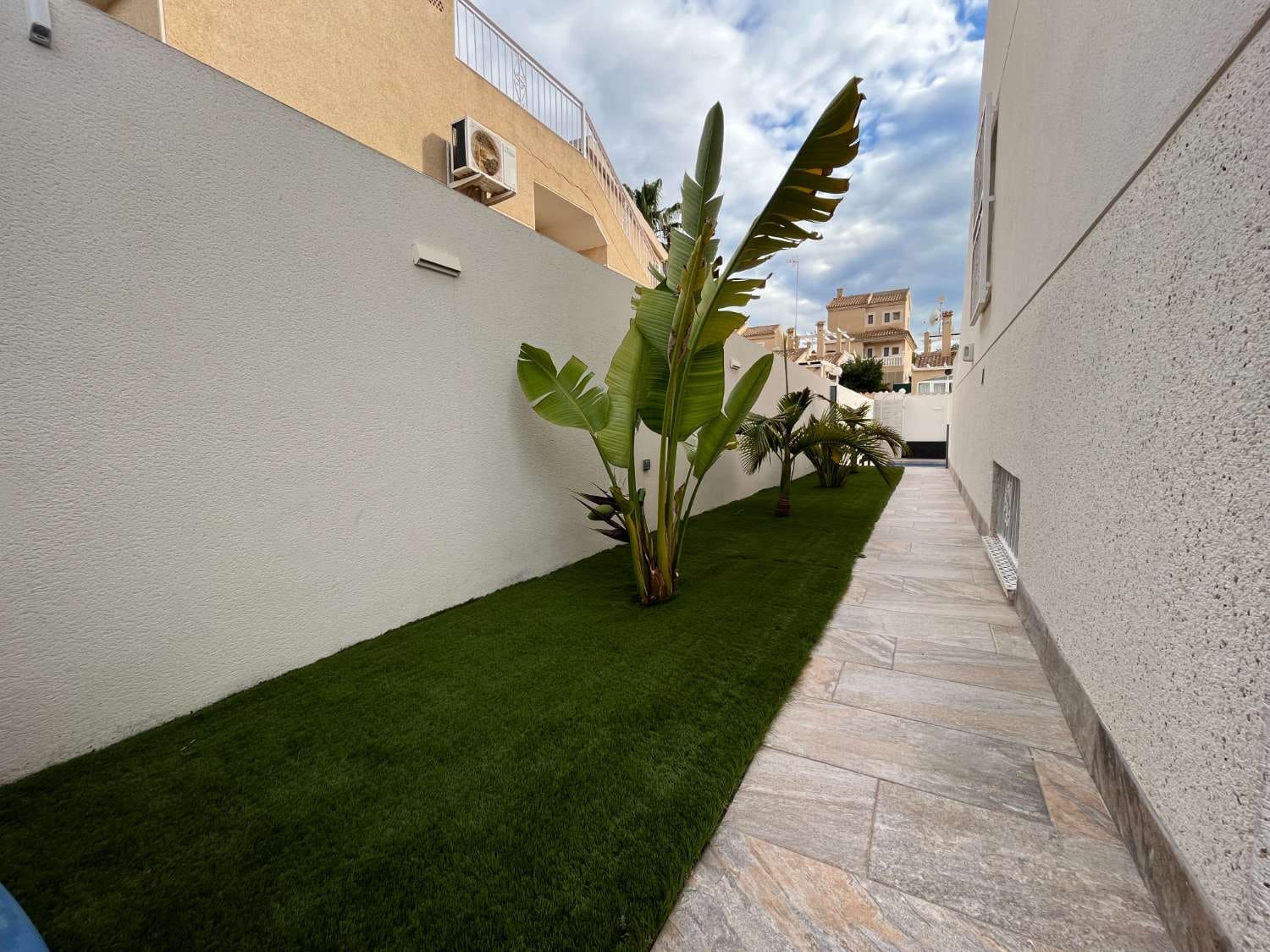 3 bedroom Villa for sale in Orihuela with pool - € 339,900 (Ref: 8103638)