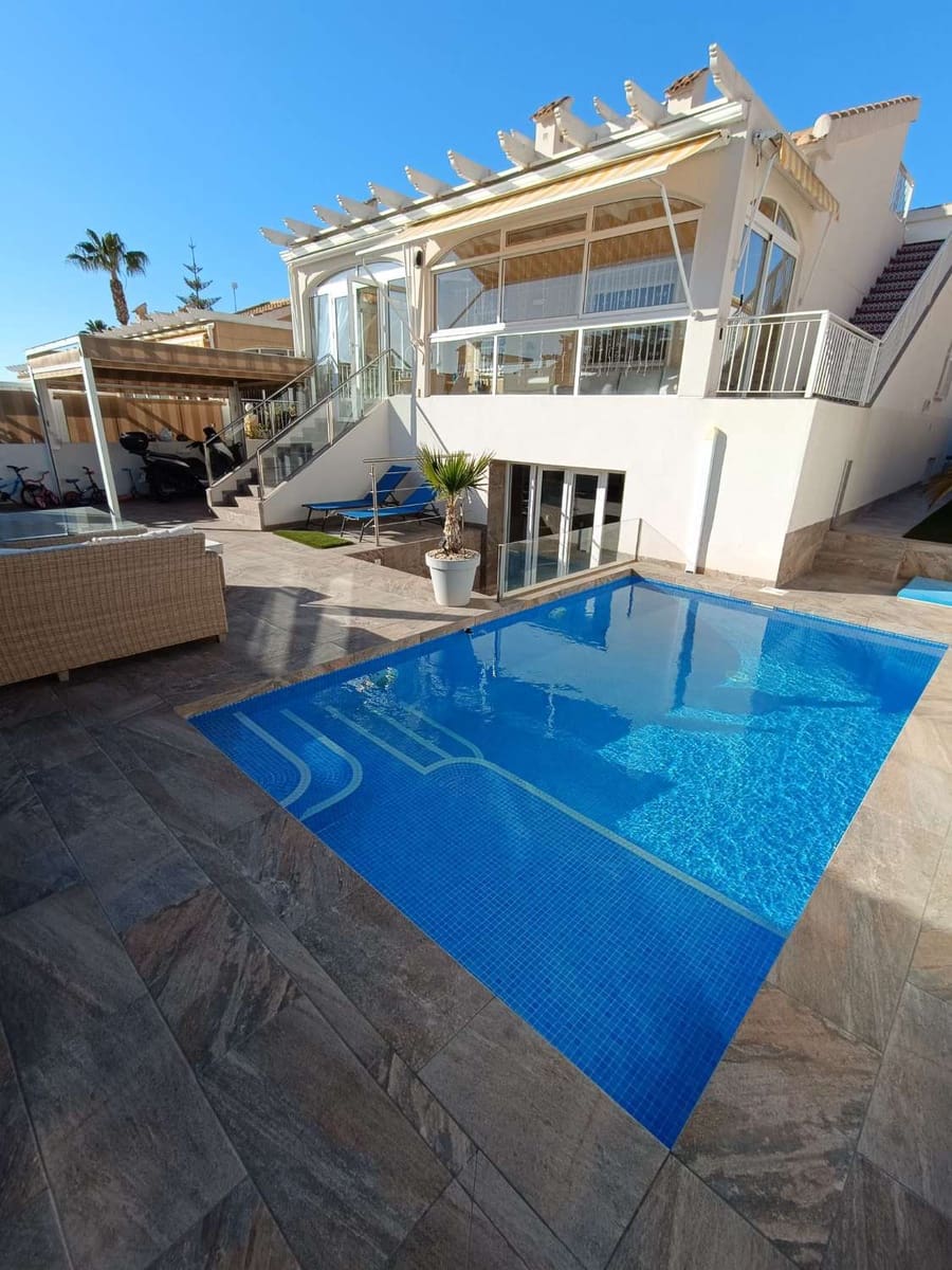 3 bedroom Villa for sale in Orihuela with pool - € 339,900 (Ref: 8103638)