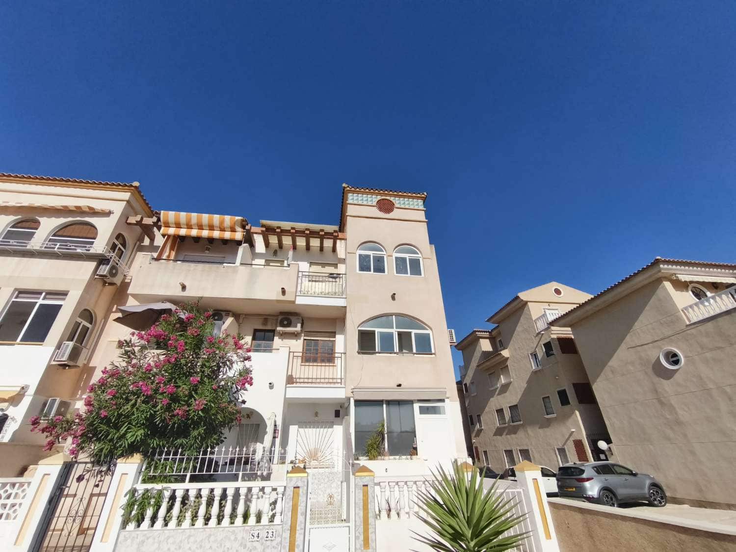 Penthouse til salgs i Orihuela - € 75 000 (Ref: 8286595)