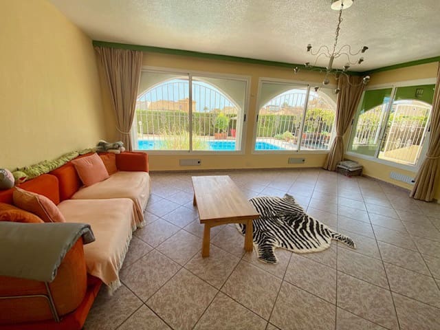 4 soveværelse Villa til salg i Orihuela med swimmingpool garage - € 499.000 (Ref: 8396450)