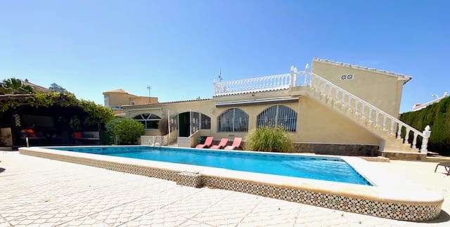 4 soveværelse Villa til salg i Orihuela med swimmingpool garage - € 499.000 (Ref: 8396450)