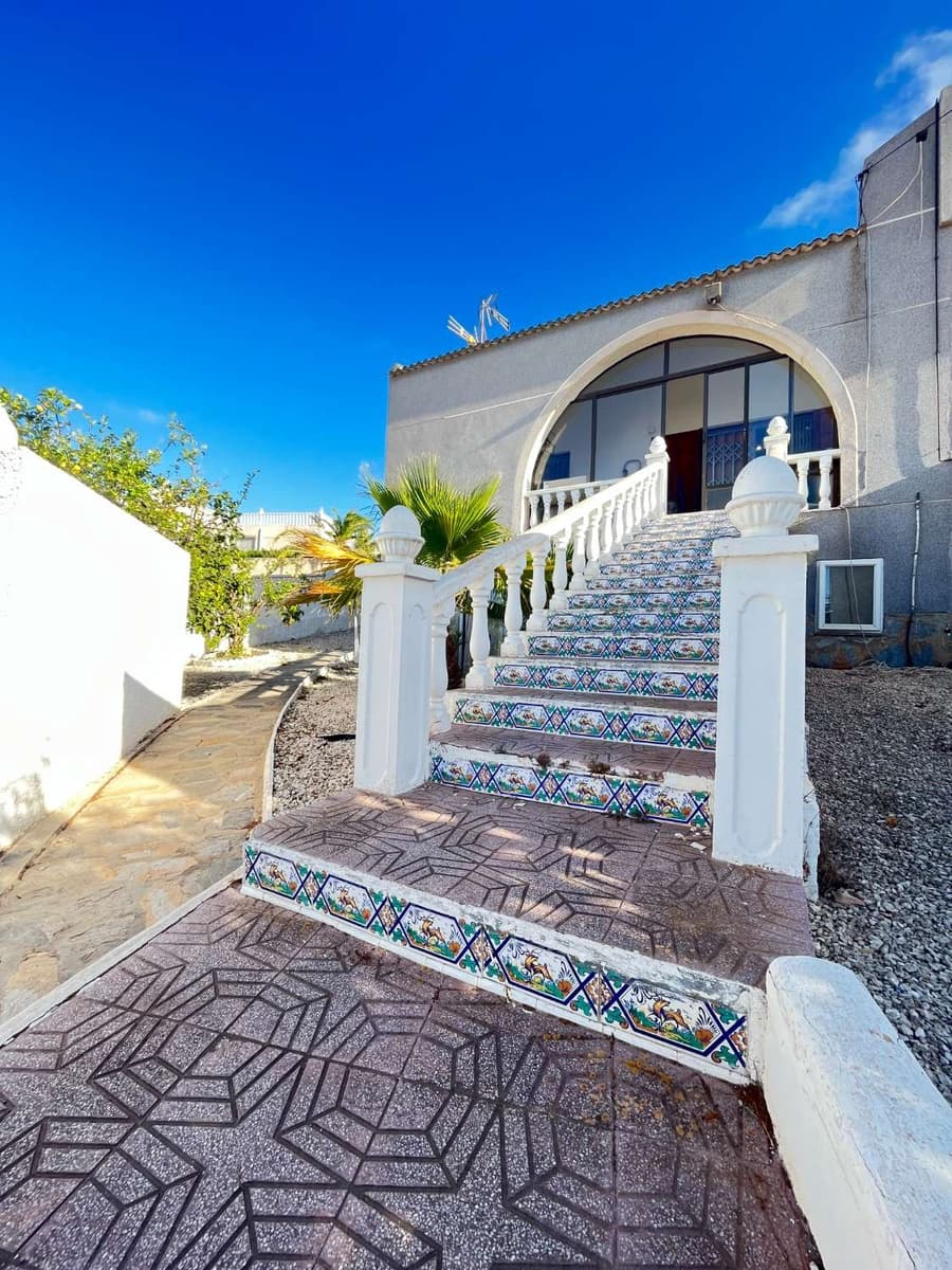 2 soveværelse Rækkehus til salg i Orihuela med swimmingpool - € 249.900 (Ref: 8421178)