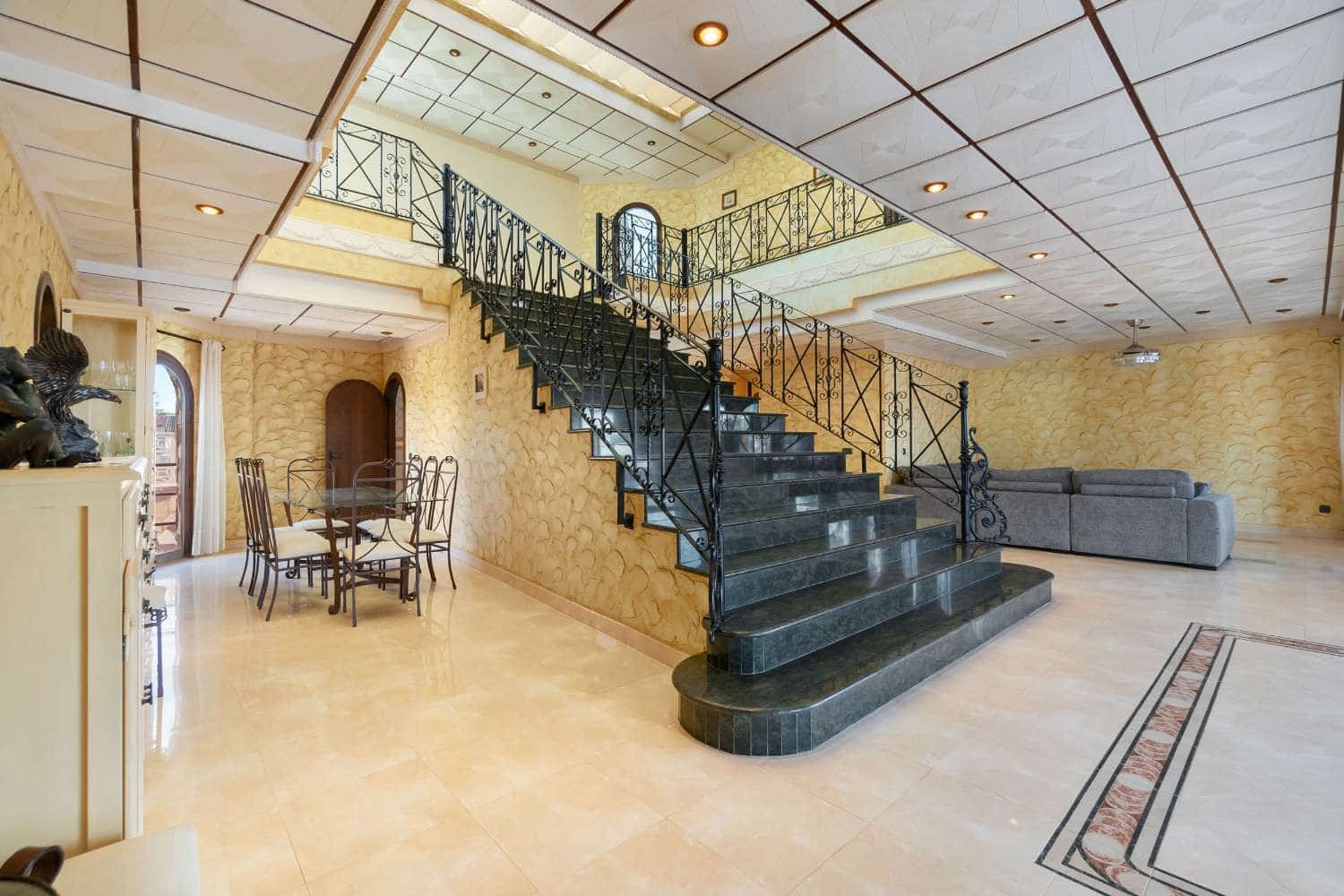 4 bedroom Villa for sale in Orihuela with pool - € 1,299,900 (Ref: 8539533)