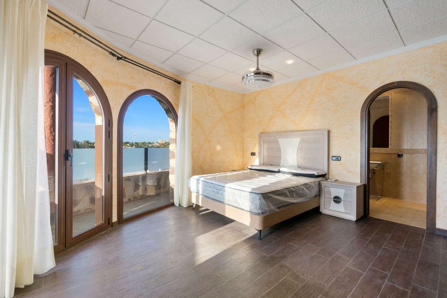 4 bedroom Villa for sale in Orihuela with pool - € 1,299,900 (Ref: 8539533)