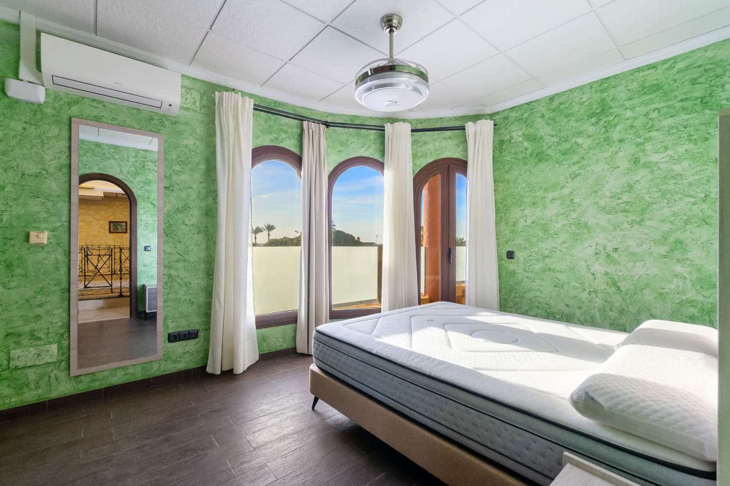 4 bedroom Villa for sale in Orihuela with pool - € 1,299,900 (Ref: 8539533)