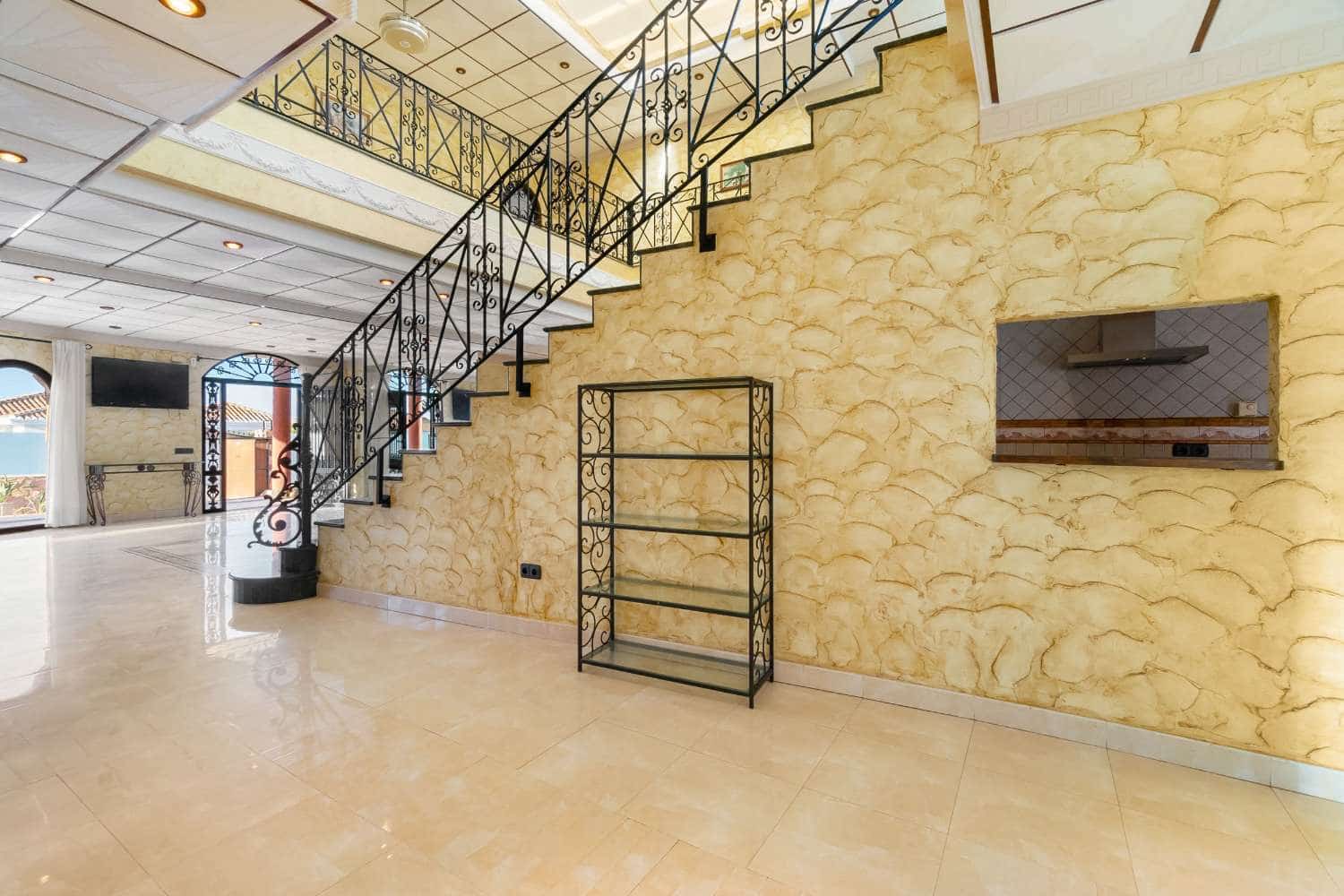 4 bedroom Villa for sale in Orihuela with pool - € 1,299,900 (Ref: 8539533)