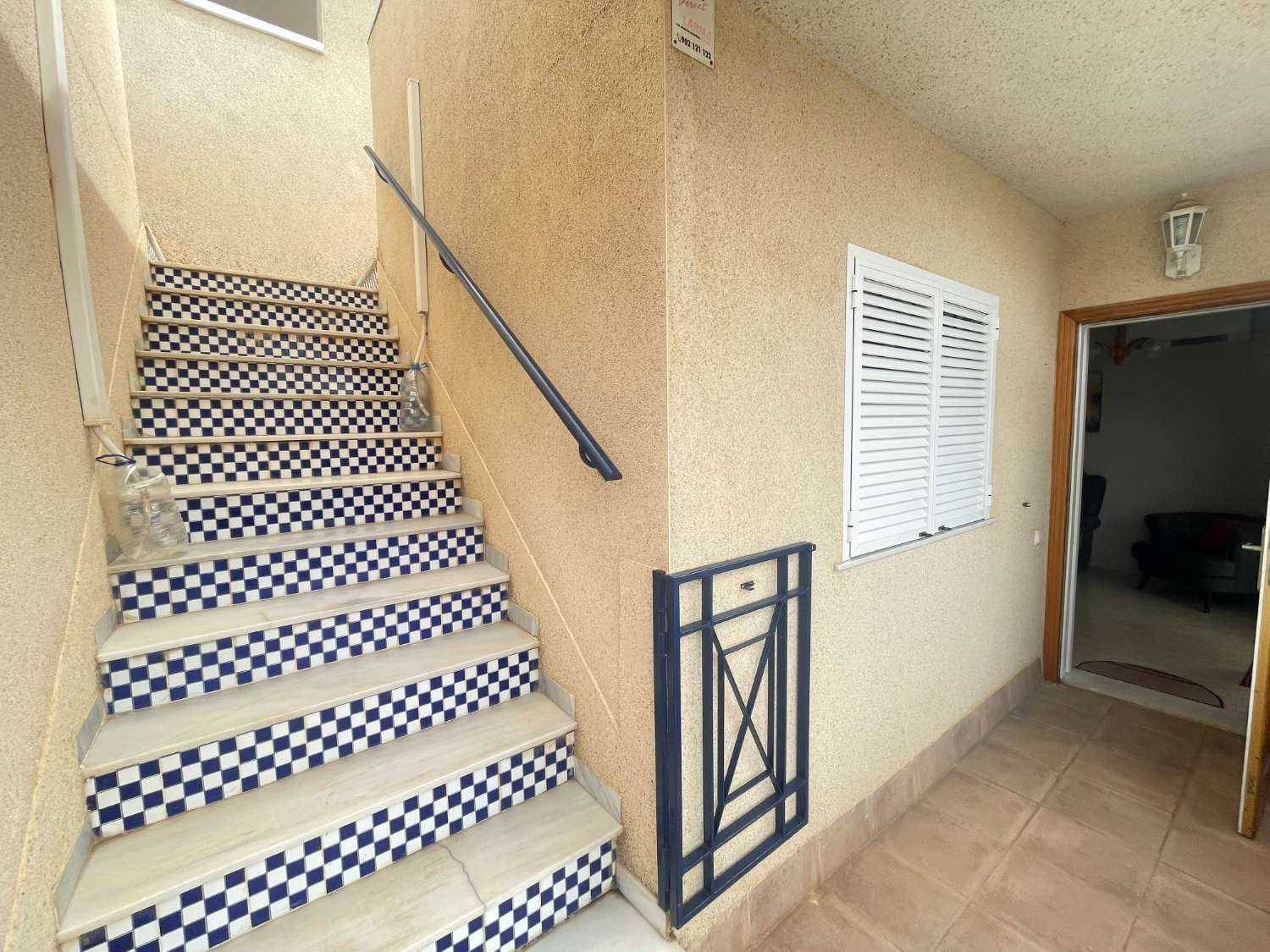 2 makuuhuone Ranta-asunto myytävänä paikassa Orihuela mukana uima-altaan - 175 000 € (Ref: 8546789)