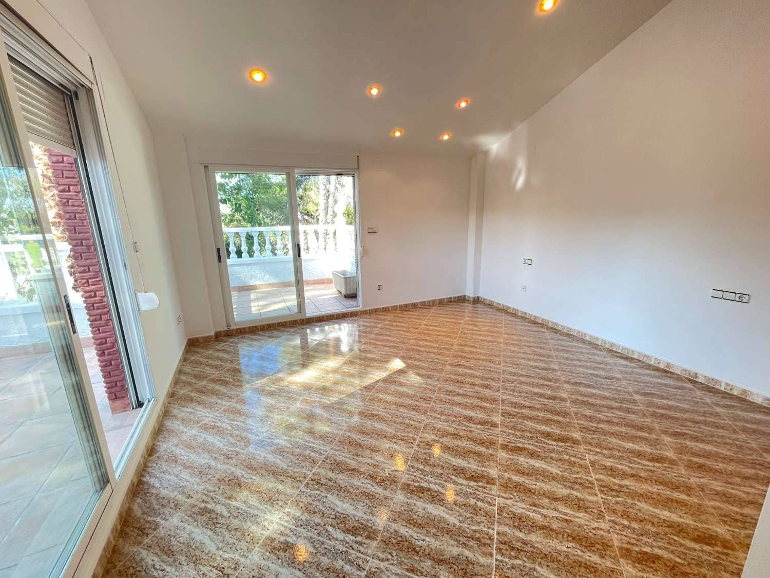 5 soveværelse Villa til salg i Orihuela med swimmingpool - € 390.000 (Ref: 8564580)