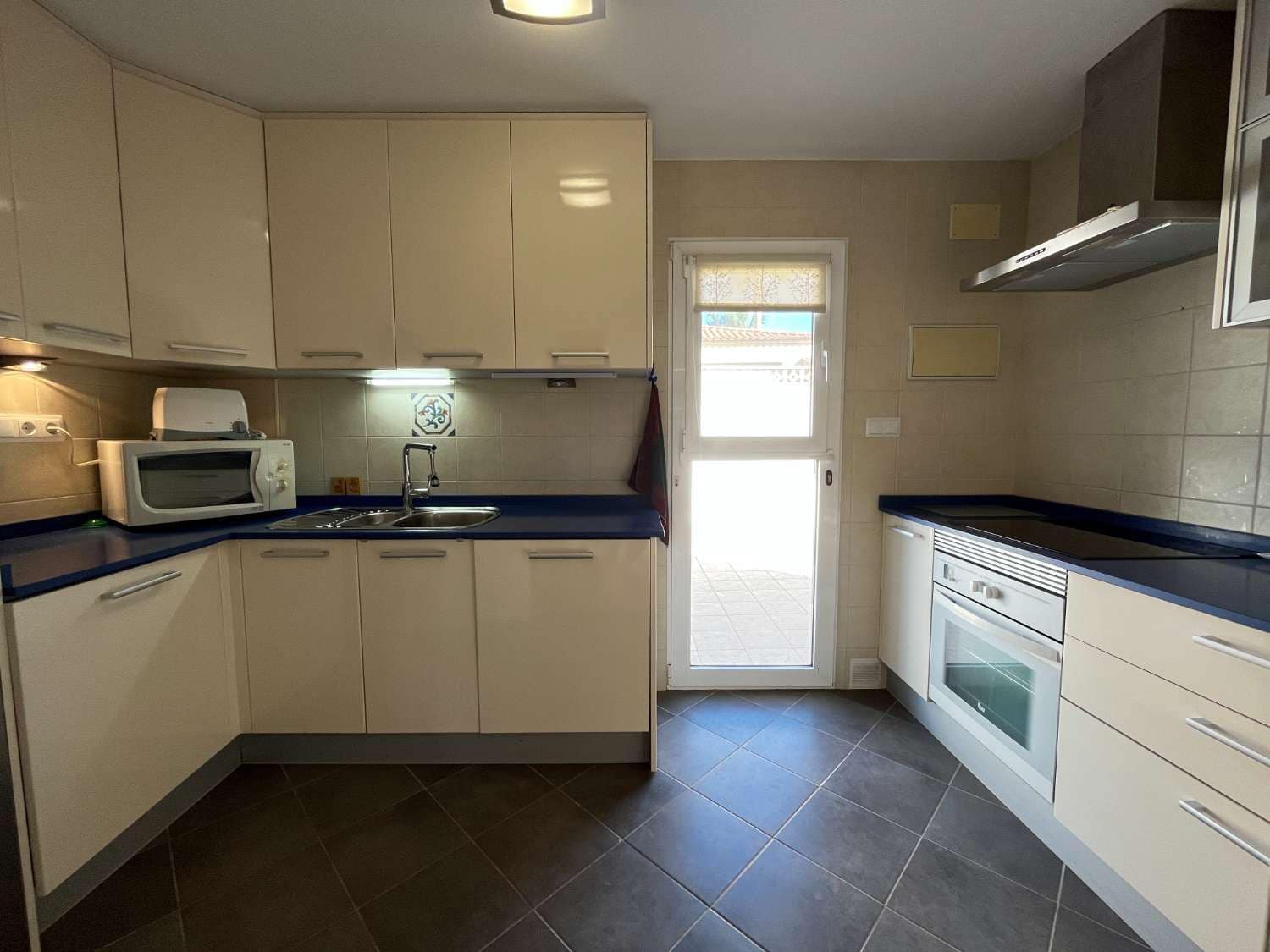 2 bedroom Villa for sale in Orihuela with garage - € 319,900 (Ref: 8594826)