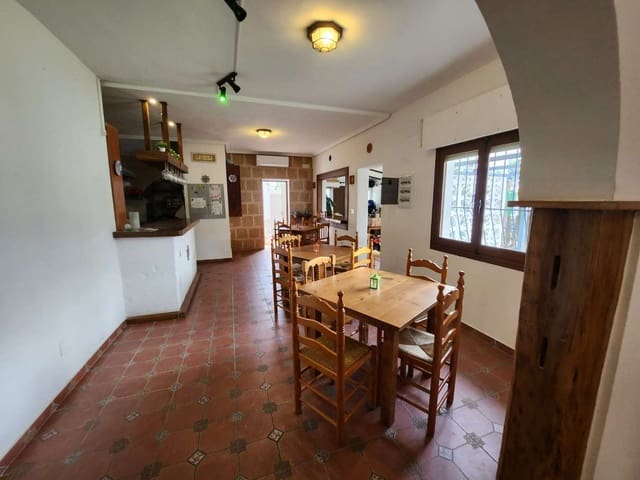 Commercial for sale in Orihuela with garage - € 240,000 (Ref: 8603398)