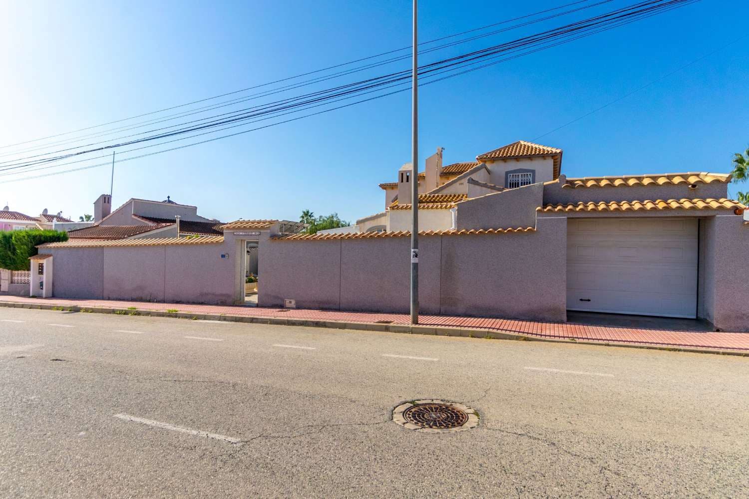 5 chambre Villa/Maison à vendre à Orihuela avec piscine garage - 595 000 € (Ref: 8652101)
