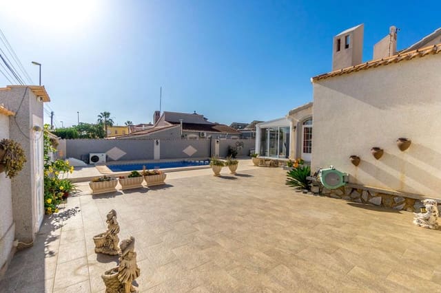 5 bedroom Villa for sale in La Florida, Orihuela with pool garage - € 595,000 (Ref: 8652101)