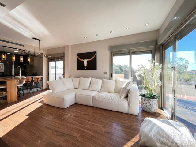 3 soveværelse Villa til salg i Orihuela med swimmingpool - € 419.000 (Ref: 8691103)