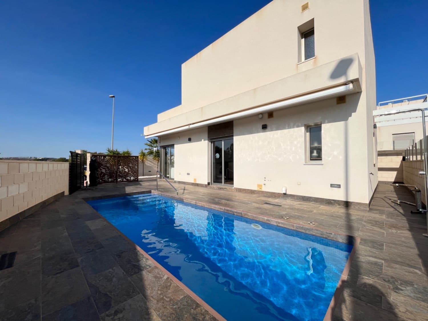 3 soveværelse Villa til salg i Orihuela med swimmingpool - € 419.000 (Ref: 8691103)