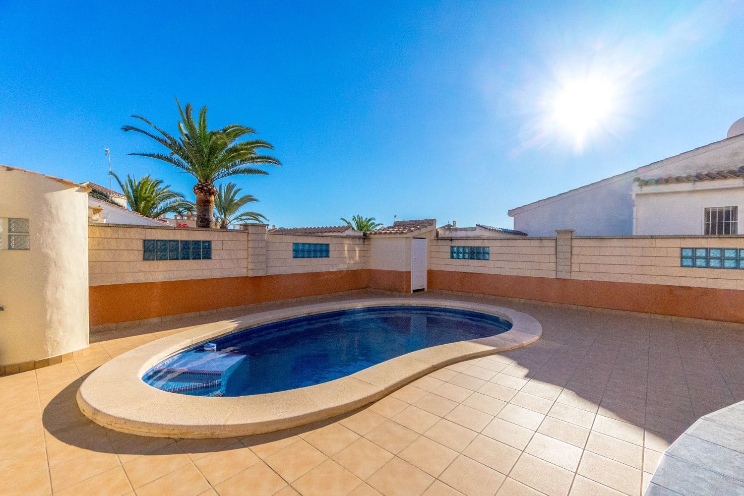 4 Zimmer Villa zu verkaufen in Orihuela mit Pool Garage - 439.000 € (Ref: 8697803)