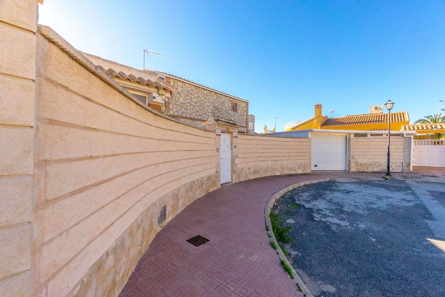 4 Zimmer Villa zu verkaufen in Orihuela mit Pool Garage - 439.000 € (Ref: 8697803)