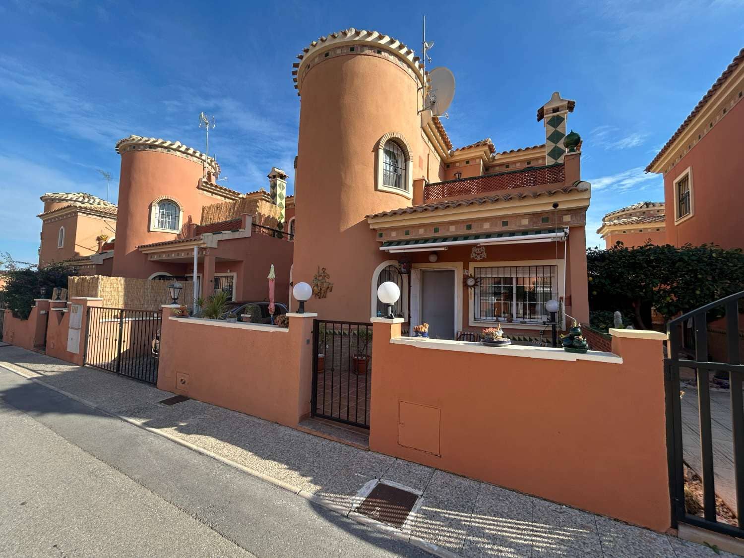 3 soveværelse Villa til salg i Orihuela Costa - € 215.000 (Ref: 8754021)