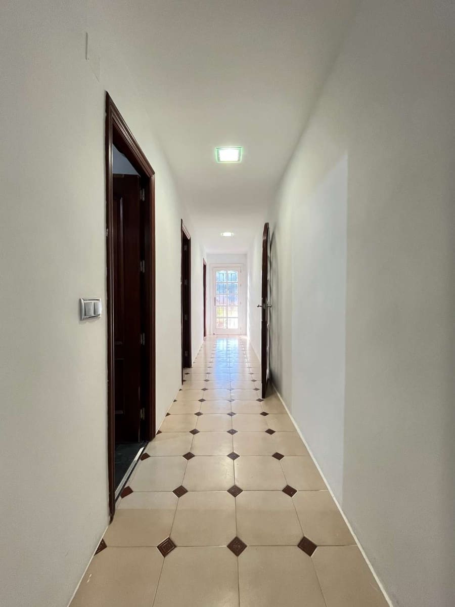 6 soveværelse Villa til salg i Torrevieja med swimmingpool - € 440.000 (Ref: 8757438)