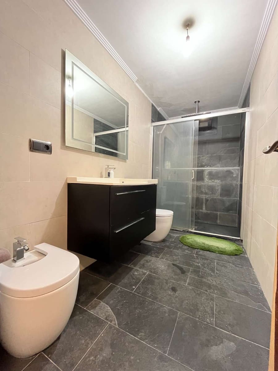 6 soveværelse Villa til salg i Torrevieja med swimmingpool - € 440.000 (Ref: 8757438)