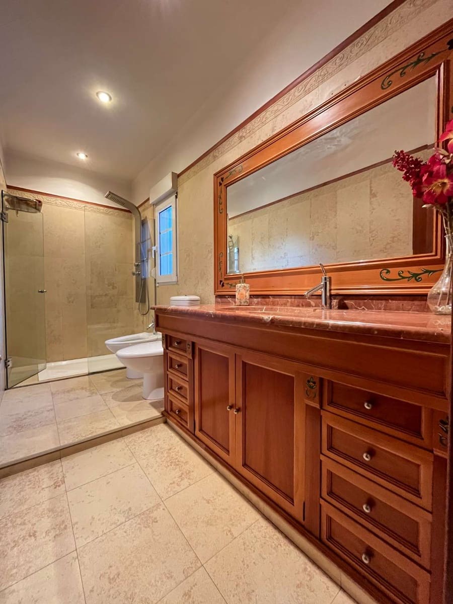 6 soveværelse Villa til salg i Torrevieja med swimmingpool - € 440.000 (Ref: 8757438)