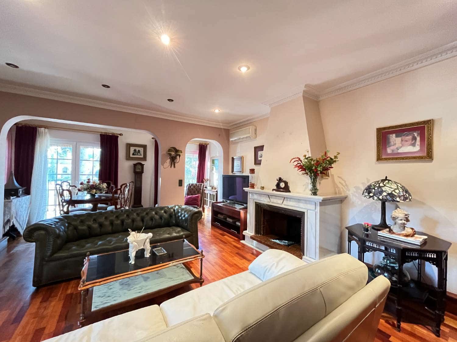 6 soveværelse Villa til salg i Torrevieja med swimmingpool - € 440.000 (Ref: 8757438)