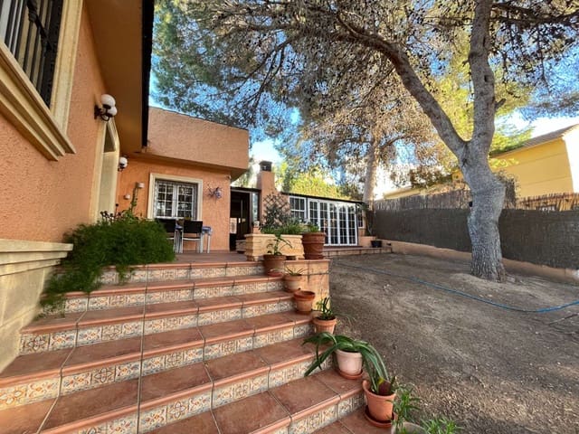 6 Zimmer Villa zu verkaufen in Torrevieja mit Pool - 440.000 € (Ref: 8757438)