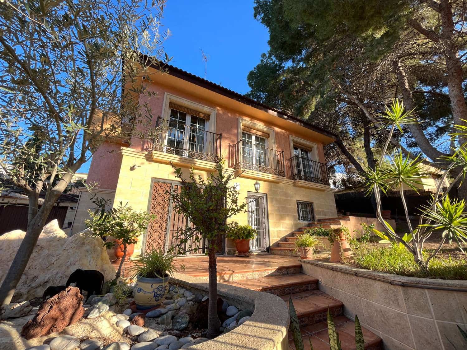 6 soveværelse Villa til salg i Torrevieja med swimmingpool - € 440.000 (Ref: 8757438)