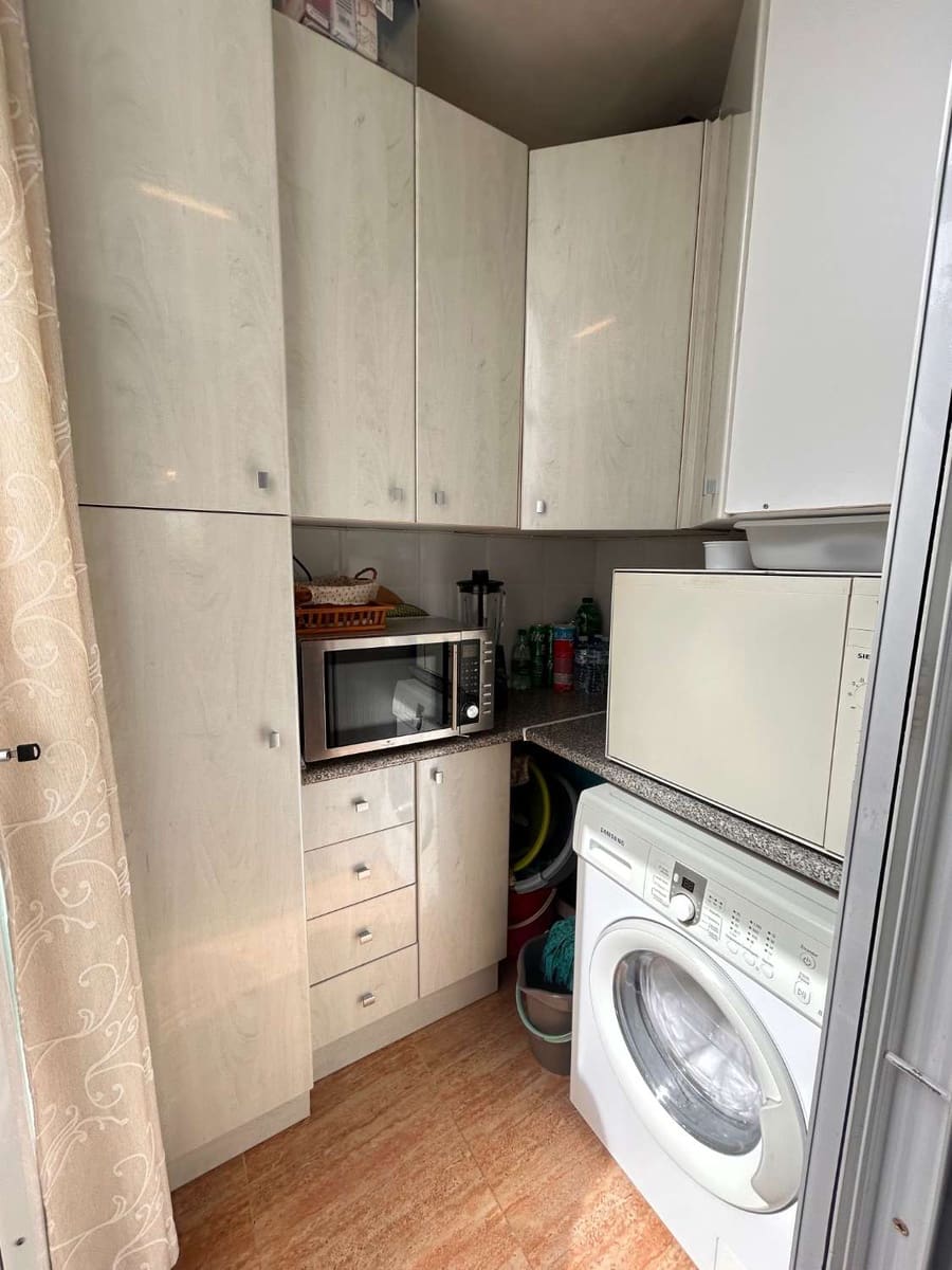 2 soveværelse Strandlejlighed til salg i Orihuela Costa med swimmingpool - € 142.000 (Ref: 8885727)