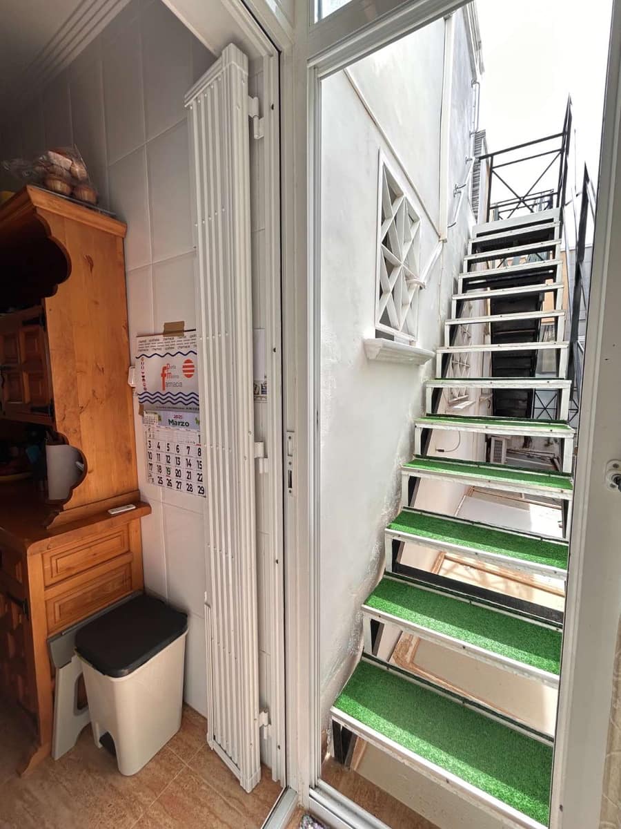 2 soveværelse Strandlejlighed til salg i Orihuela Costa med swimmingpool - € 142.000 (Ref: 8885727)