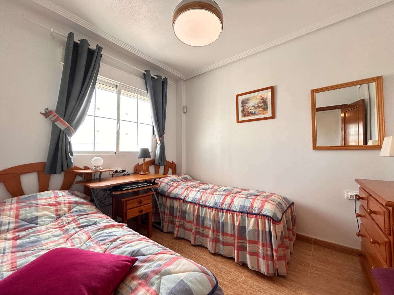 2 soveværelse Strandlejlighed til salg i Orihuela Costa med swimmingpool - € 142.000 (Ref: 8885727)