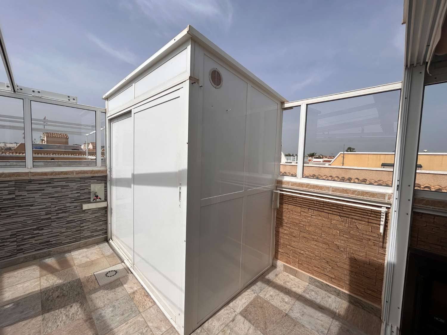 2 soveværelse Strandlejlighed til salg i Orihuela Costa med swimmingpool - € 142.000 (Ref: 8885727)