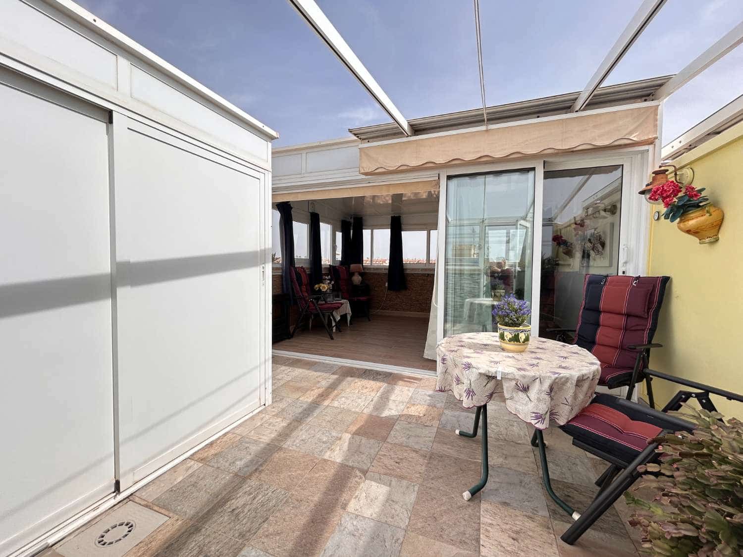 2 soveværelse Strandlejlighed til salg i Orihuela Costa med swimmingpool - € 142.000 (Ref: 8885727)