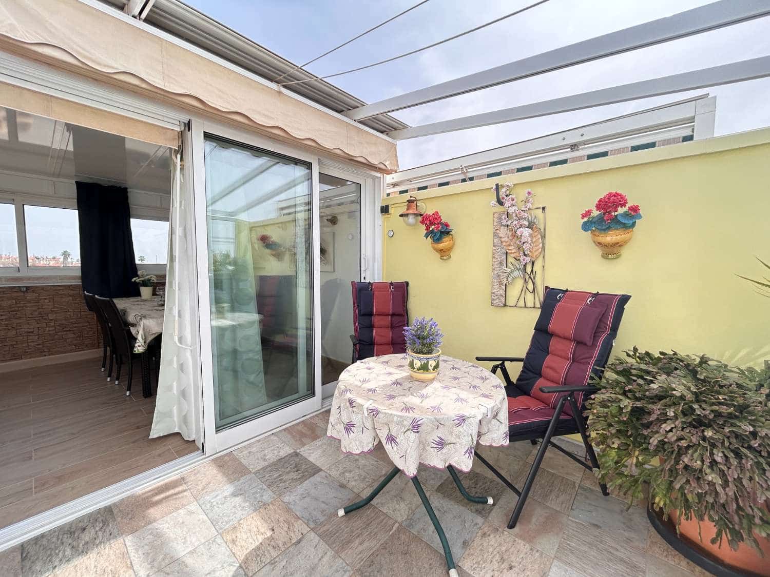 2 soveværelse Strandlejlighed til salg i Orihuela Costa med swimmingpool - € 142.000 (Ref: 8885727)